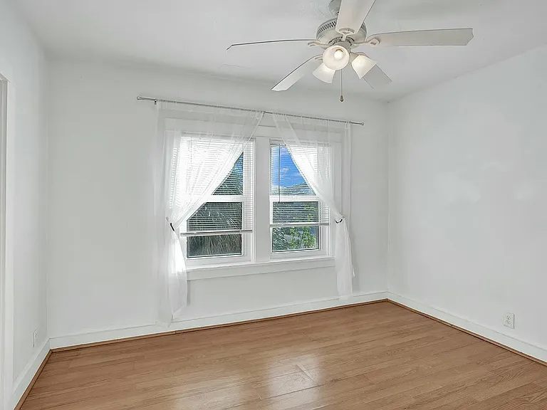 420 3rd Ave S #2 — Photo 6