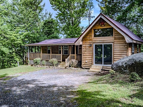 4th image of 390 Fall Creek Meadows Lane