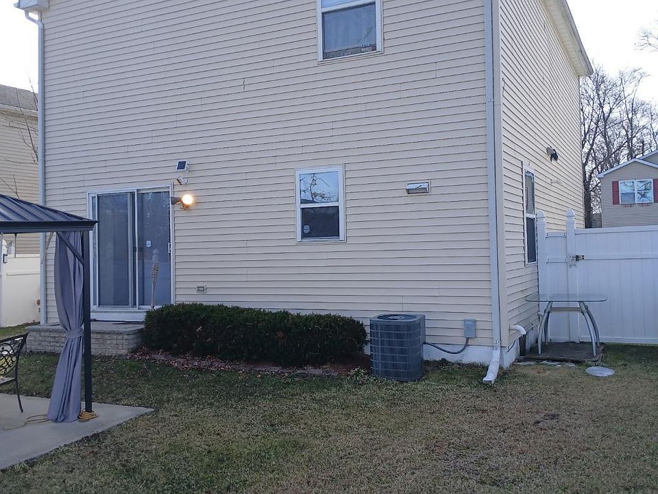 2nd image of 1815 Summerfield Avenue
