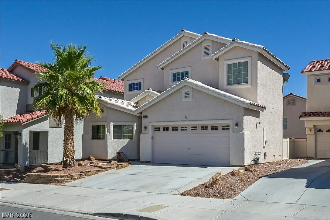 4 bed, 2.5 bath, 1992 sqft, $2,250 — Photo 2