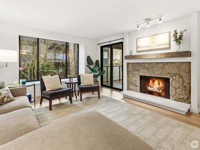 1809 N 107th Street #3-203, Seattle, WA, 98133
