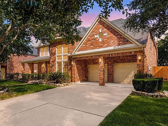 2nd image of 1706 Lake Charlotte Ln