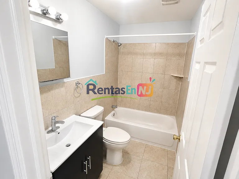 406 Park Ave #4C — Photo 3