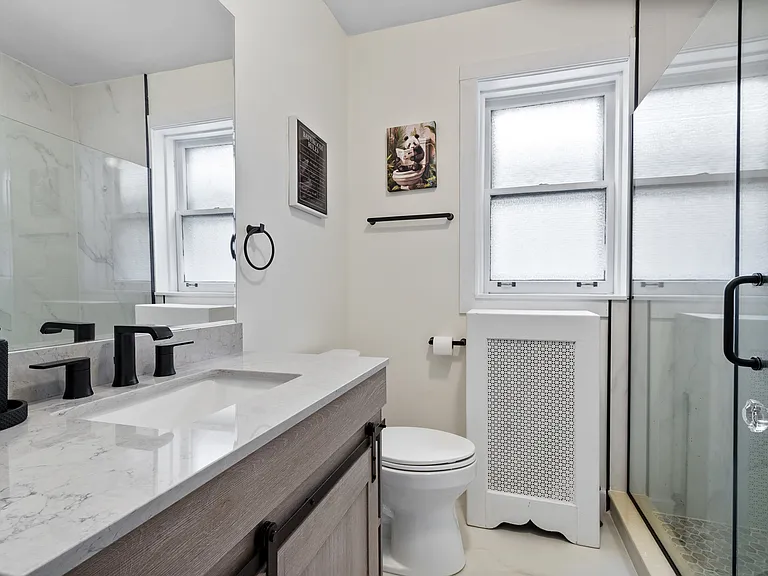 5507 N Artesian Ave #1 — Photo 32