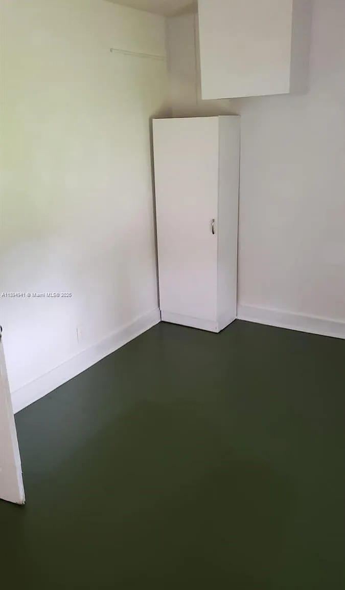 3 bed, 1.0 bath, $1,400 — Photo 1