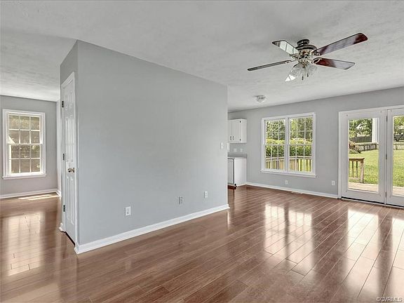 5th image of 2000 W Providence Mews