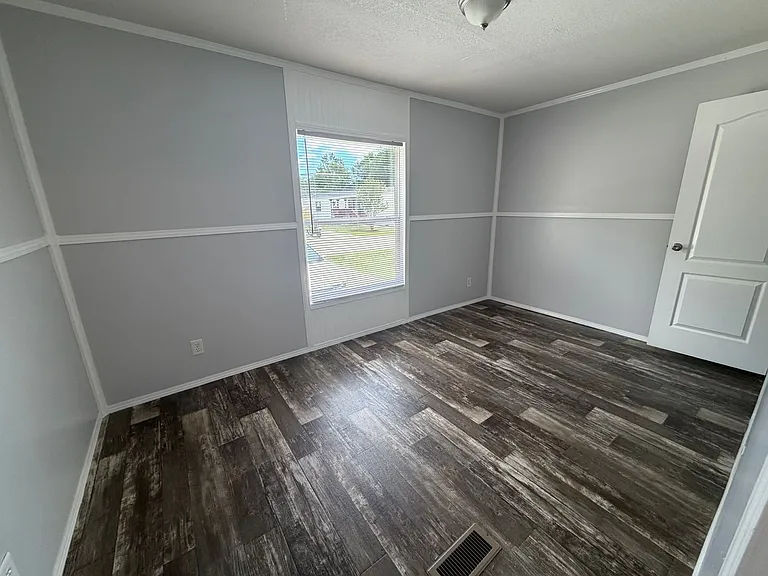 1105 S Rogers St — Photo 13