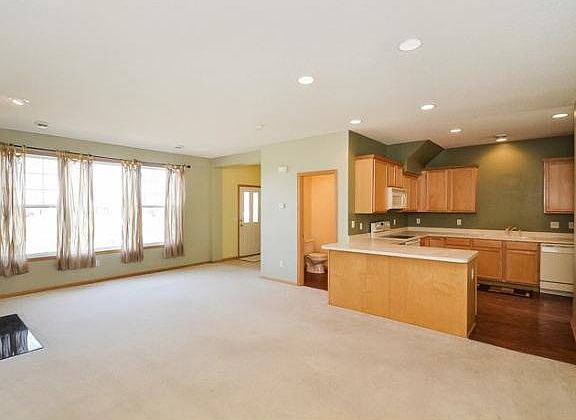 5th image of 6690 W Laketowne Dr NE