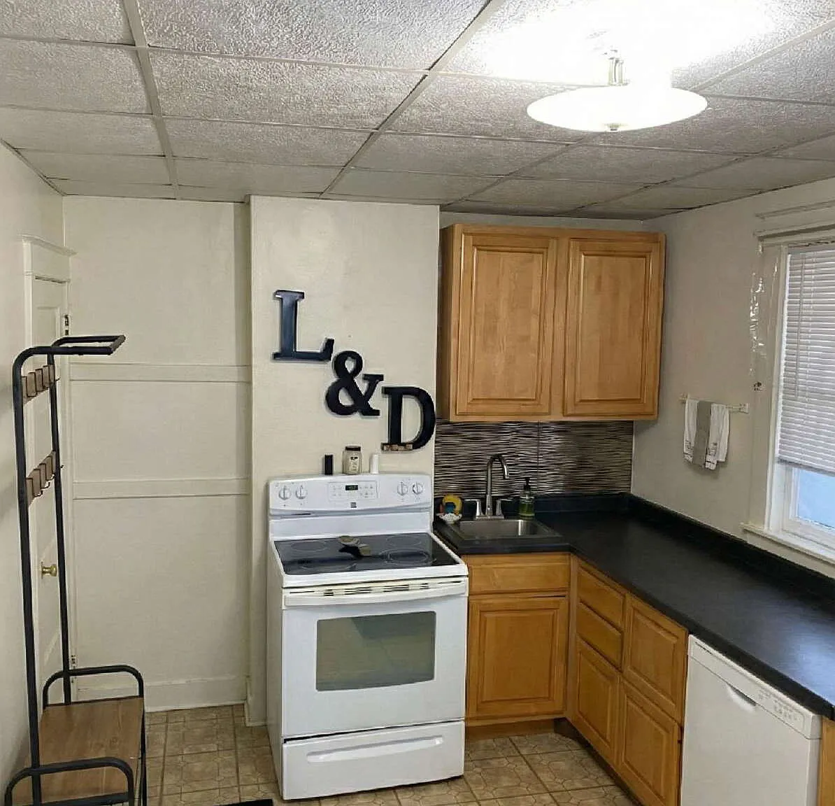 3 bed, 1.0 bath, $495 — Photo 4