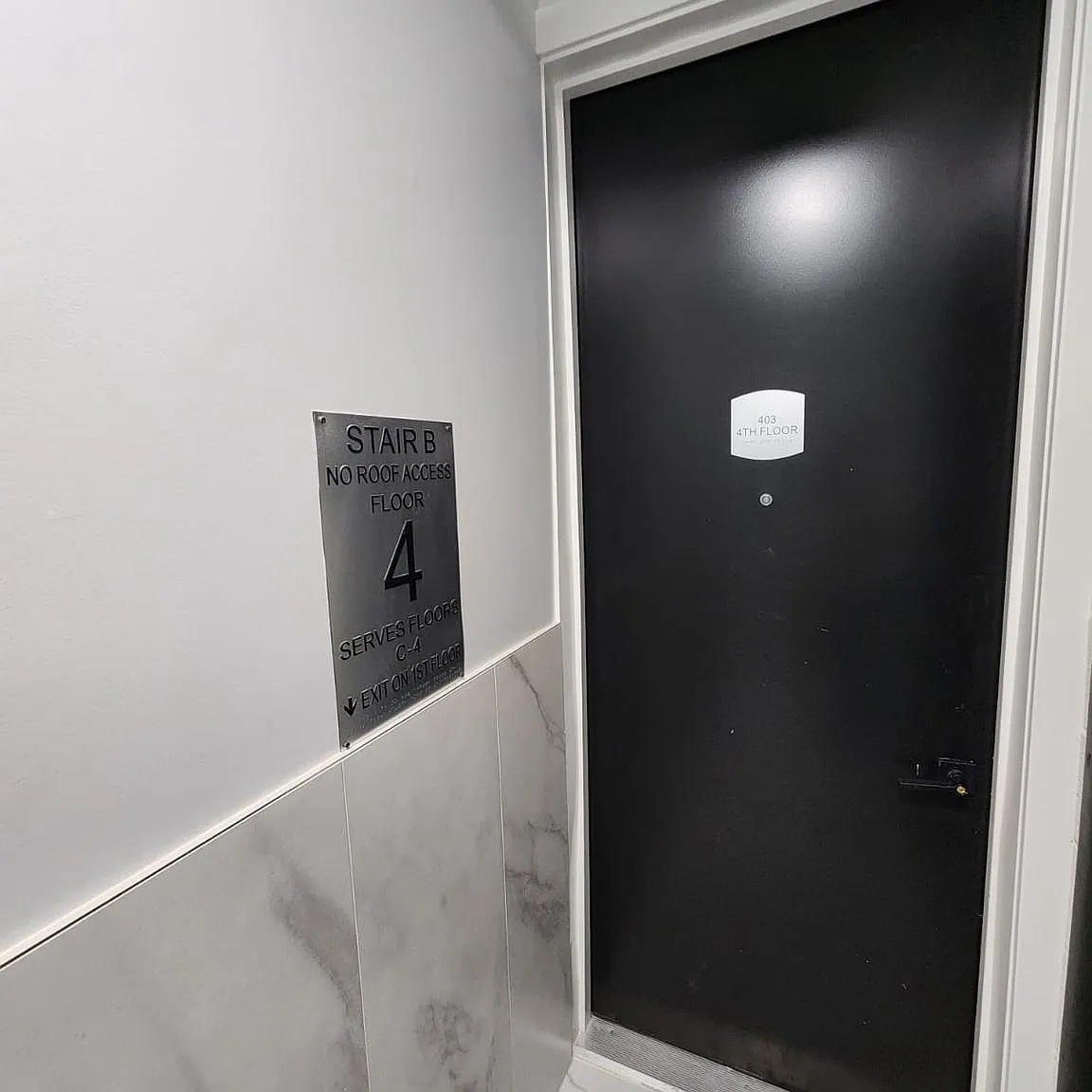 3 bed, 949 sqft, $5,500 — Photo 2