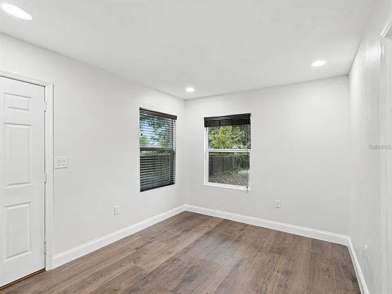 1008 E Norfolk St — Photo 21