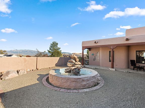 3rd image of 5516 La Colonia Dr NW