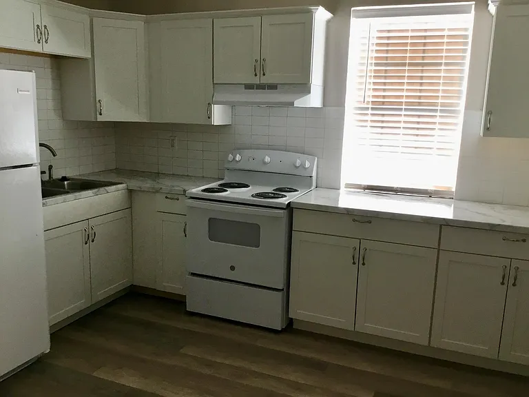 115 Rosedale Ave — Photo 12
