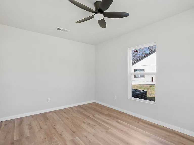 1434 S Rusk St — Photo 8