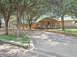 1013 School Ave, Sundown, TX 79372