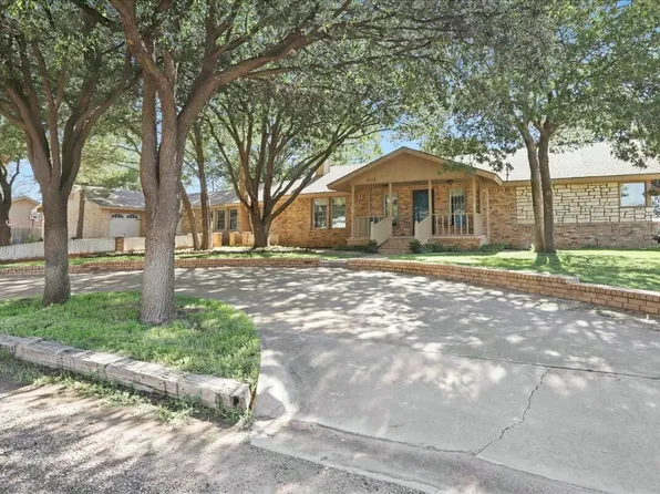 1013 School Ave, Sundown, TX 79372