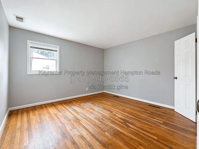 711 Marcus St — Photo 6