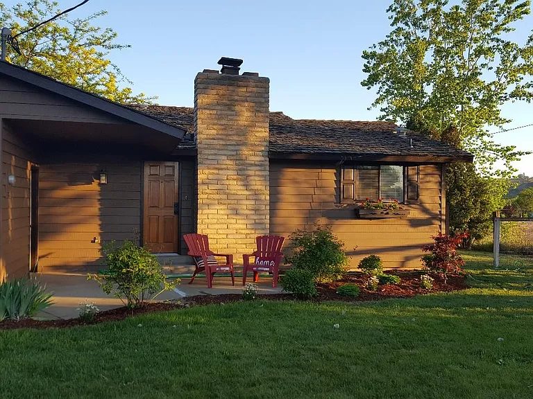 122 Abbess Ln — Photo 1