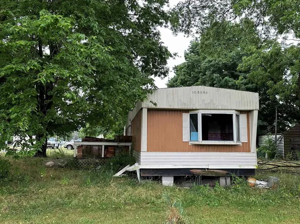 405 N High St, Silver Lake, IN 46982