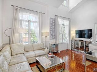 138 Abbie Ct, Guttenberg, NJ 07093