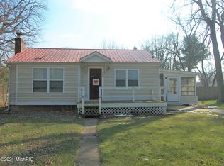 305 W Detroit St, New Buffalo, MI