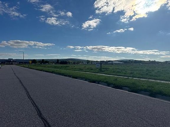 4th image of 6.81 Ac Gateway Dr