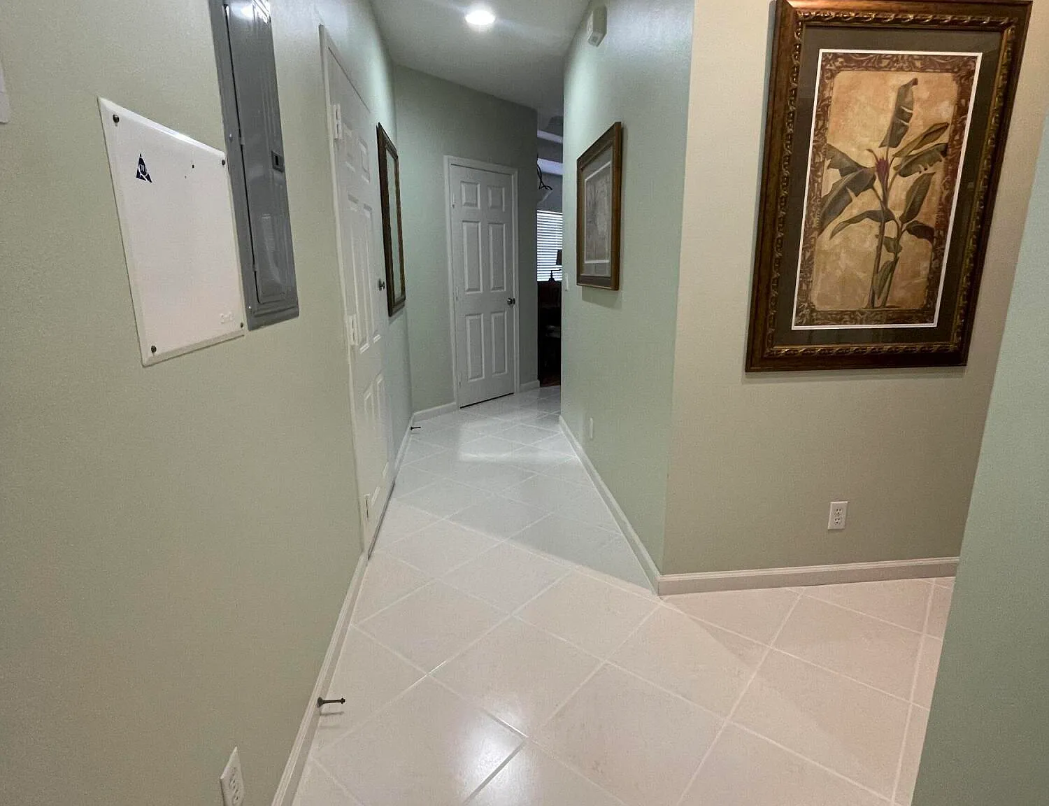 1 bed, 1.5 bath, 1012 sqft, $1,850 — Photo 2