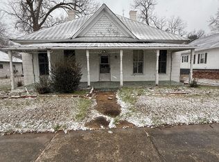 213 E Church St, Sandersville, GA 31082