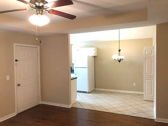310 Evergreen Way — Photo 3