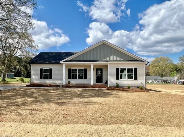 116 Vogler Dr, Winston Salem, NC 27107