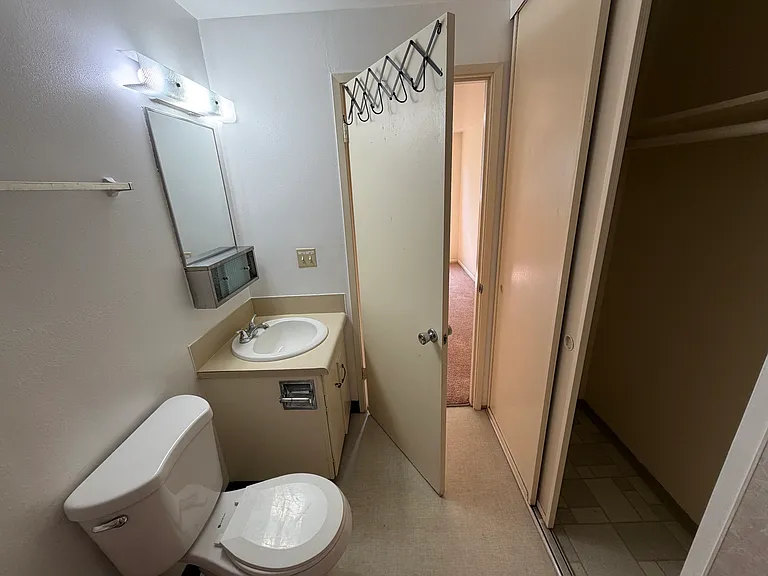 5036 15th Ave NE #NA2008 — Photo 3