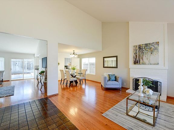 3rd image of 6373 Pearlroth Dr