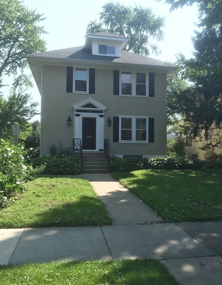 3 bed, 1200 sqft, $3,410 — Photo 1