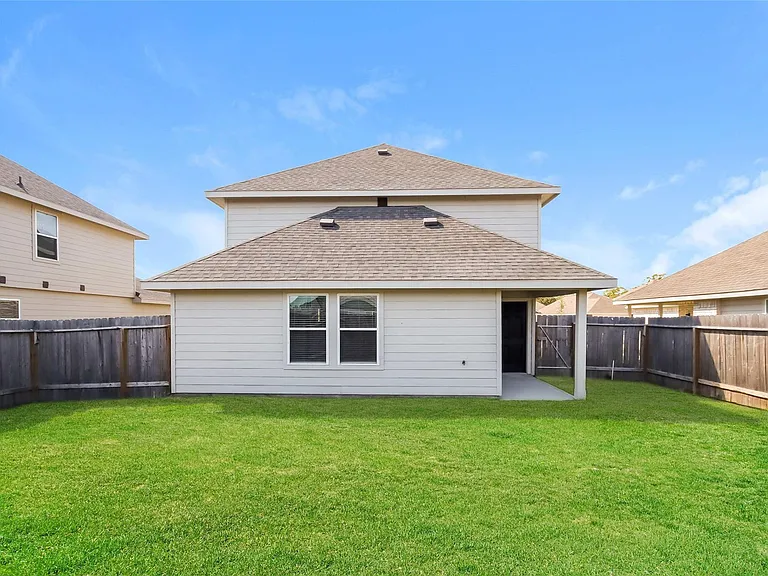 8710 W Oaks Dr — Photo 3