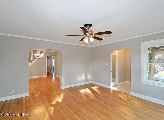 3rd image of 7826 W Elmgrove Dr