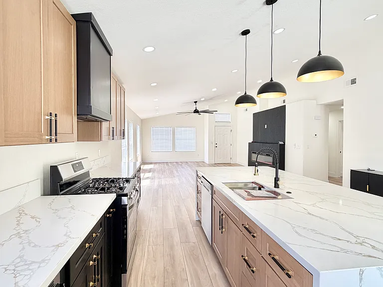8221 Grassy Point Cir — Photo 9