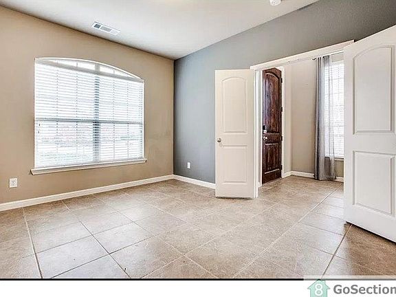3rd image of 1617 Nightingale Dr