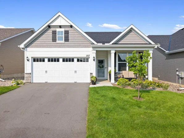 207 Liberty Heights Dr, Chaska, MN 55318