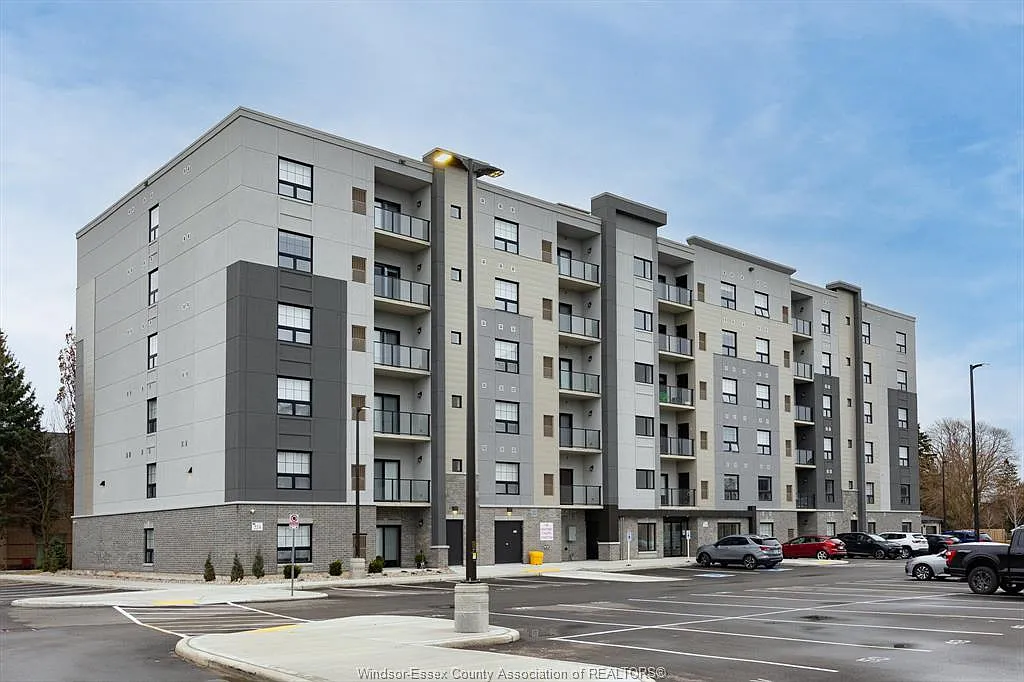 1 bed, 1.5 bath, 882 sqft, $1,995 — Photo 1