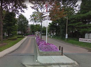 223 Village Circle Dr #3115, Fort Lee, NJ 07024