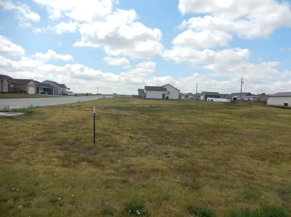 2004 Maple St, Ellis, KS 67637