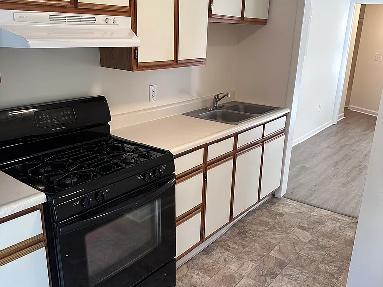 23 Elizabeth St #2 — Photo 10