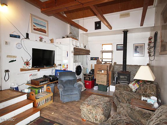 3rd image of 13905 E West Ave
