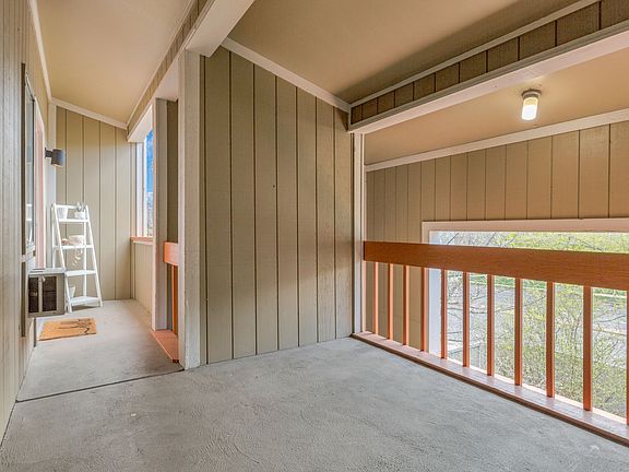 2nd image of 2141 Canyon Blvd #3