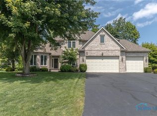 9024 Cedar Bend Rd, Sylvania, OH 43560