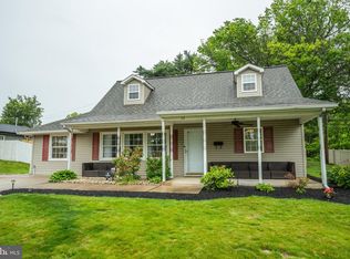 54 Camellia Rd, Levittown, PA 19057