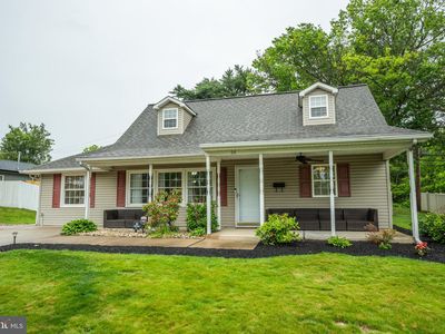 54 Camellia Rd, Levittown, PA, 19057