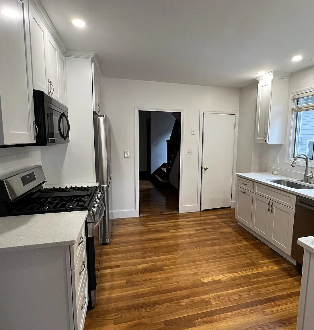 4 bed, 2000 sqft, $6,500 — Photo 3
