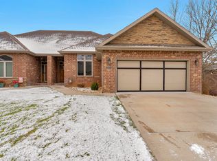 3224 W Sunset St, Springfield, MO 65807