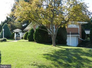 202 Sunset Dr, New Cumberland, PA 17070